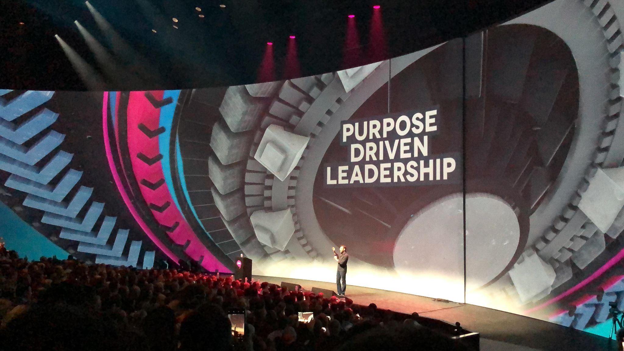 Na de bestseller ‘start with why’ spelen we nu het ‘Het oneindige spel’ van Simon Sinek