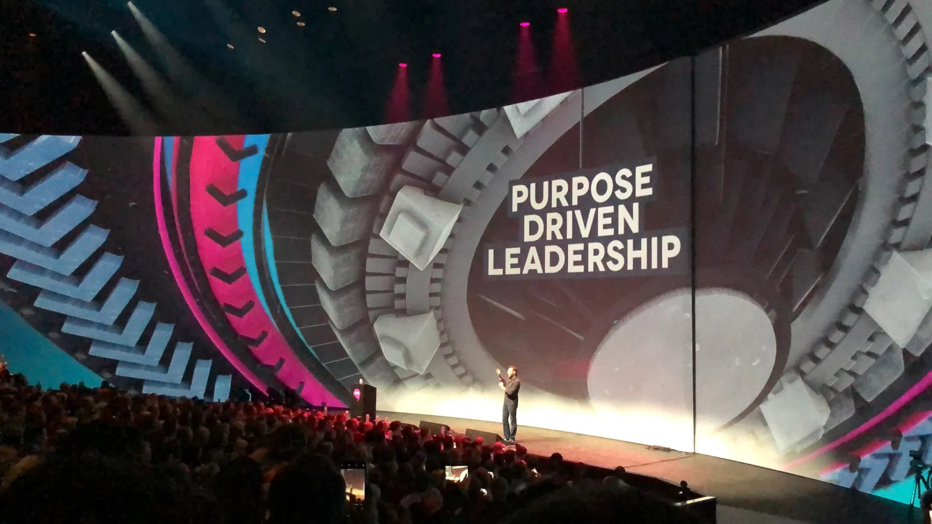 Na de bestseller ‘start with why’ spelen we nu het ‘Het oneindige spel’ van Simon Sinek