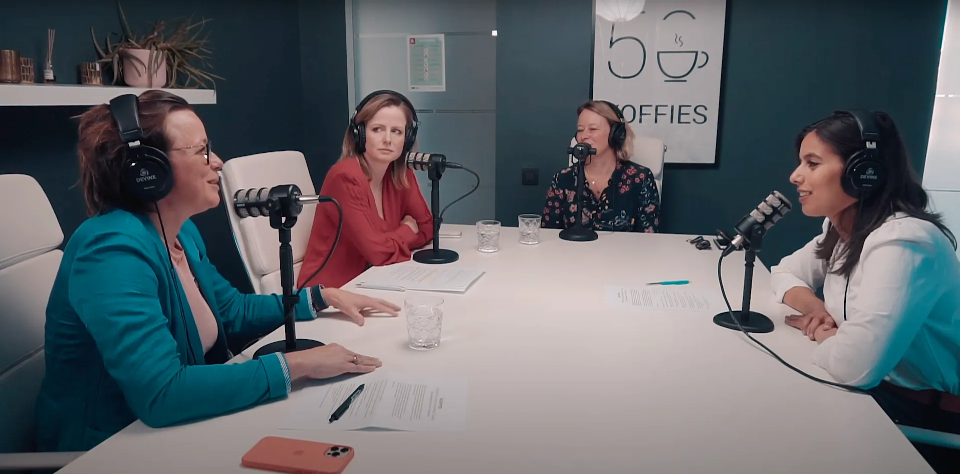 Greetje Demuelenaere te gast bij 50 koffies podcast