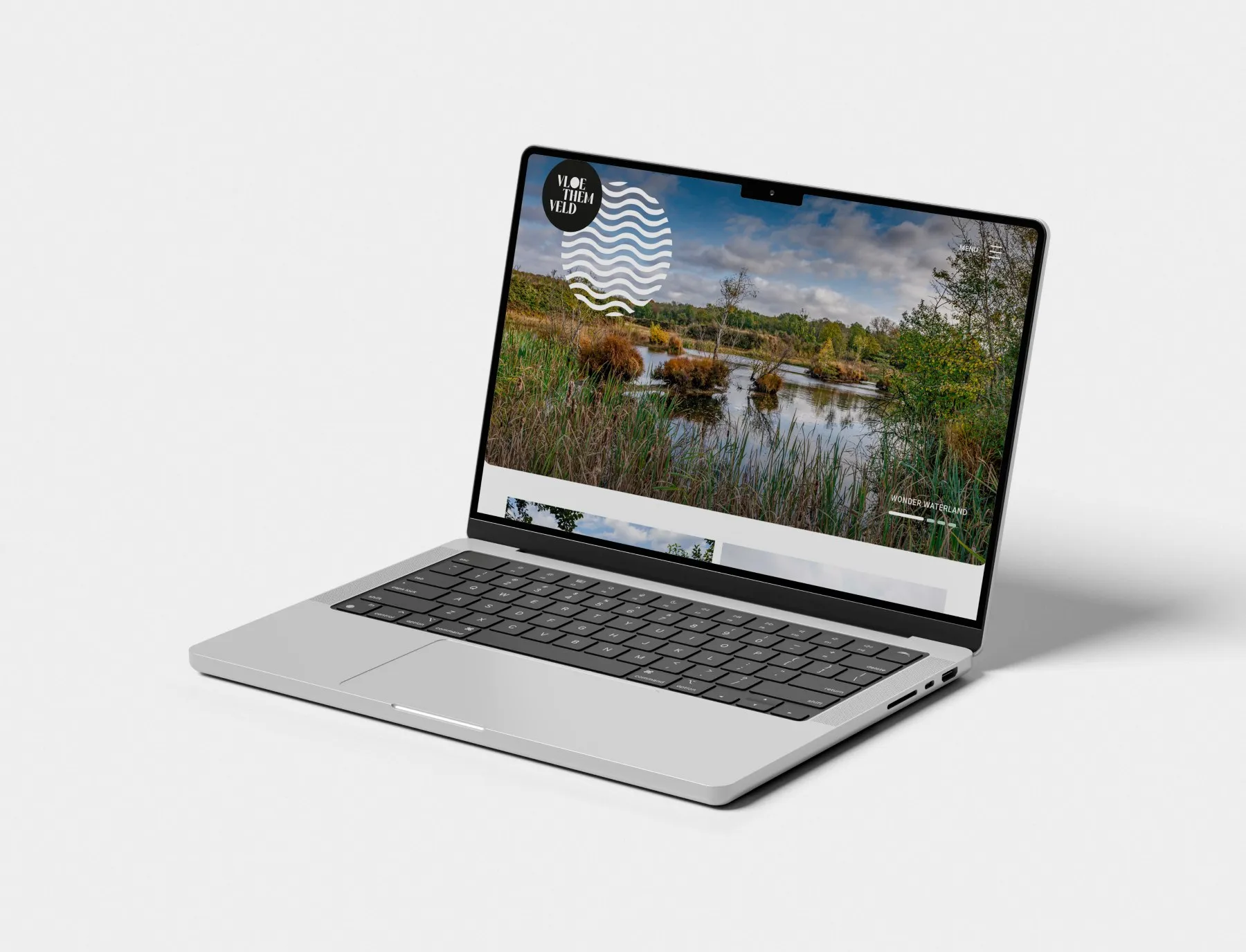 Laptop met open website van Vloethemveld waarop natuurgebied en navigatiestructuur zichtbaar zijn